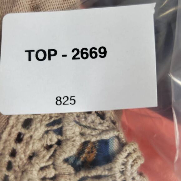 BKE Gimmicks XS Beige Crochet Lace Tank Top with Open Back Twist - Picture 8 of 8